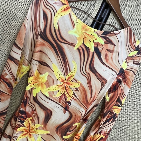 NWT! First Distraction asymmetric lace mini dress brown lilies 10 holiday party - Picture 4 of 10